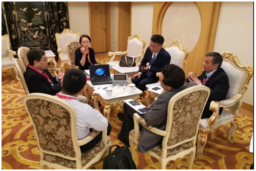  伯豪生物攝與會專家組討論 