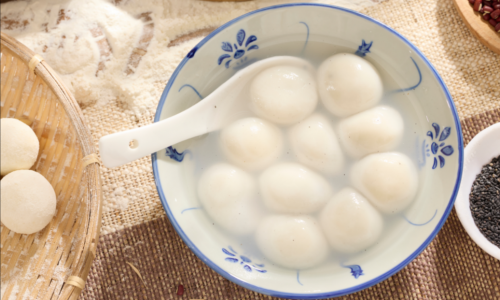 花燈逢元宵，今宵共團(tuán)圓，伯豪生物祝老師們豪氣滿(mǎn)滿(mǎn)，元宵喜樂(lè)！